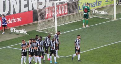 Los jugadores de Portimonense celebran el 2-0. Imagen: Víctor Sierra